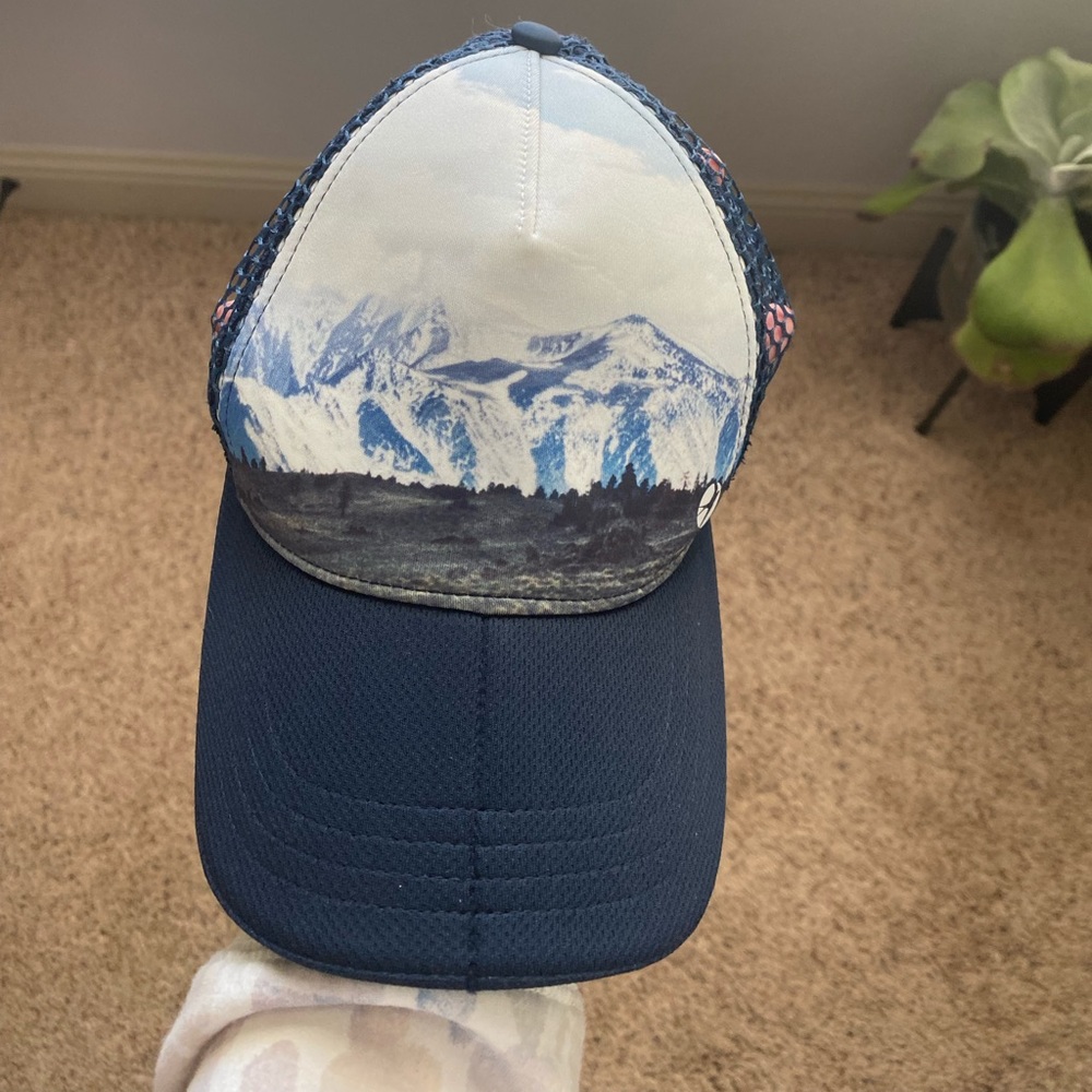 Oiselle Trucker Hat